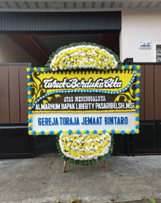 Papan Bunga Duka di Wasile Tengah