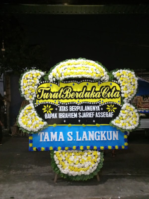 Papan Bunga Duka di Wasile Tengah